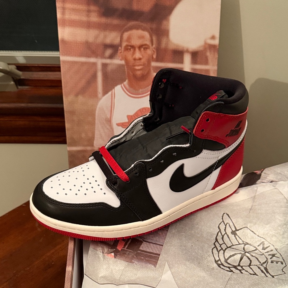 Nike Air Jordan 1 retro High Tops of - Black, White, Red